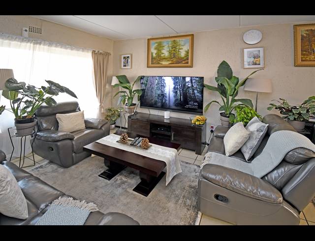 1 BEDROOM APARTMENT FOR SALE IN FERNDALE
